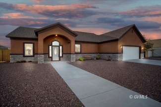 490 N Mangum Cir, Thatcher, AZ 85552