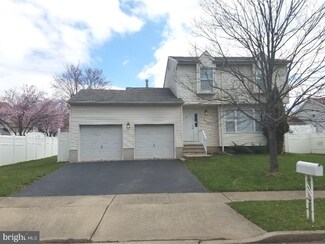 117 Honeysuckle Dr, Ewing, NJ 08638