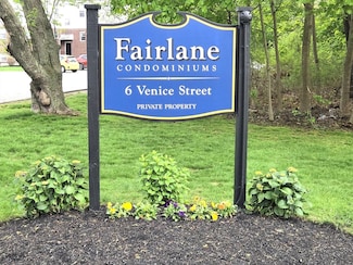 6 Venice St Unit F2, Danvers, MA 01923