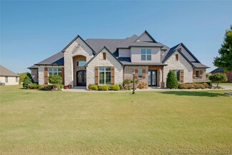 18523 E Persimmon Ln, Owasso, OK 74055