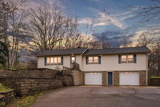 6209 Division Ave N, Comstock Park, MI 49321
