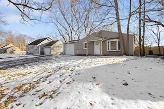 1114 Lawndale Ave, Niles, MI 49120