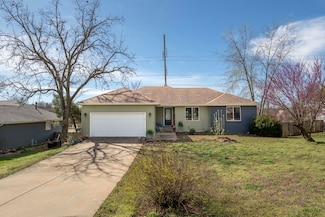 3878 W Cambridge St, Springfield, MO 65807