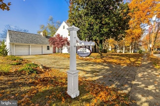 1102 Barnesdale Rd, West Deptford, NJ 08096