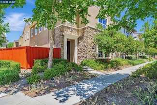 2063 Poinsettia St, San Ramon, CA 94582