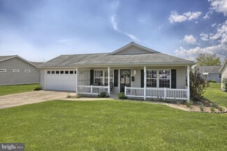 721 Union Ct, Pine Grove, PA 17963