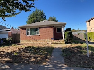 51-10 248th St, Flushing, NY 11362