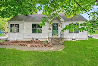 15 Scanlon Ave, Florida, NY 10921