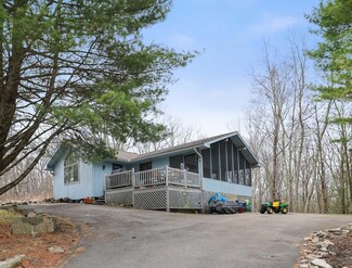 3548 High Crest Rd, Canadensis, PA 18325