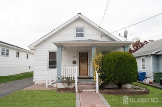 25 Reid St, Sayreville, NJ 08872