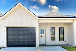 123 Emerson Dr, Houma, LA 70360