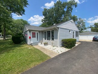 3400 Bobolink Ln, Rolling Meadows, IL 60008