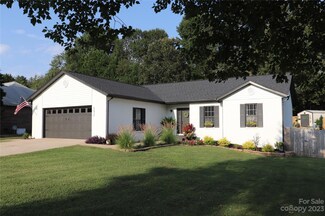 5072 Kennedy St, Hickory, NC 28602