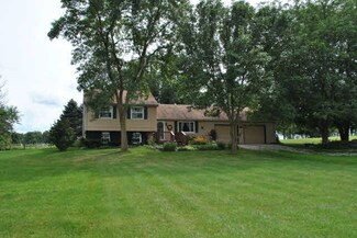 1071 E Creekside Ct, Brookston, IN 47923