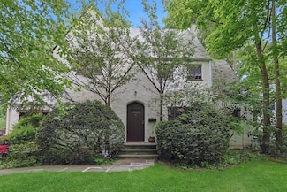 10 River Rd, Scarsdale, NY 10583