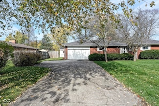 820 Clossey Dr, Indianapolis, IN 46227