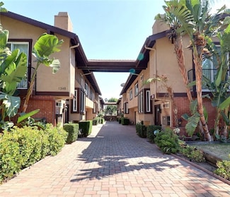 1348 E Orange Grove Blvd Unit 4, Pasadena, CA 91104