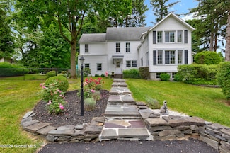 174 Menands Rd, Albany, NY 12211