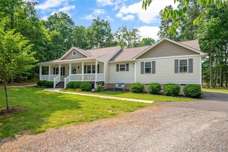 8260 Smacks Run Creek Ln, Amelia Court House, VA 23002