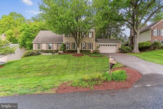 10 Snug Hill Ct, Potomac, MD 20854