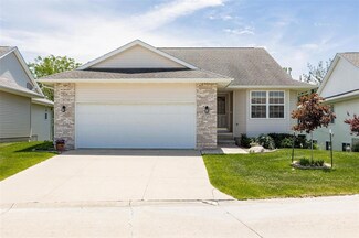 4165 Lakeview Dr SW Unit 4165, Cedar Rapids, IA 52404
