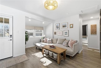 110 W 6th St, Knob Noster, MO 65336