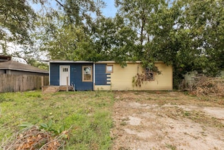 206 Owens St, Houston, TX 77029