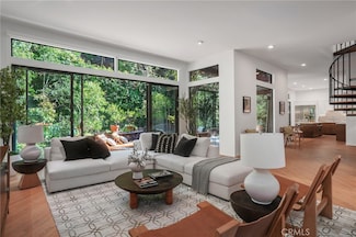 9955 Westwanda Dr, Beverly Hills, CA 90210
