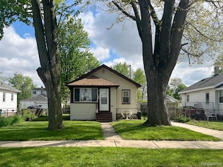 355 W Woodruff Ave, Hazel Park, MI 48030