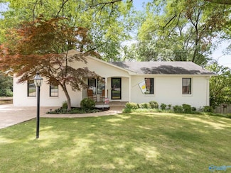 102 Robin Ln SE, Huntsville, AL 35802