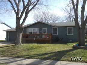 929 Cottage Ave, Vermillion, SD 57069
