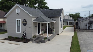 702 Mckinley Ave NE, Huntsville, AL 35801