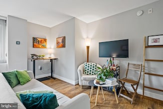 800 4th St SW Unit N203, Washington, DC 20024