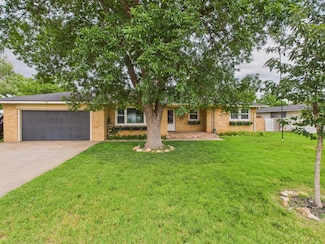 317 Morton Ave, Dumas, TX 79029