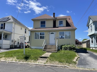 16 Clifton St, Waterford, CT 06385