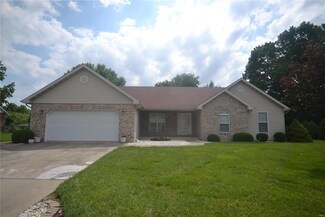 2 Shellie Ct, Fairview Heights, IL 62208