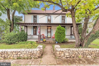 7913 Main St, Middletown, VA 22645