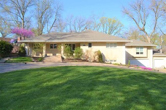 2009 SW Wildwood Ln, Topeka, KS 66611