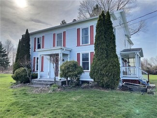 9380 Warsaw Rd, Le Roy, NY 14482