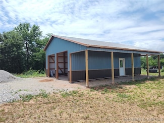 19606 Tuttle Rd, Out of Area (Lobr), MO 65025
