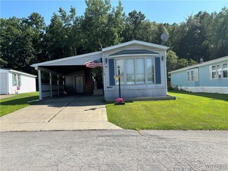 98 S Eaglecrest Dr, Hamburg, NY 14075