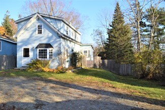 31 McDonald St, Bucksport, ME 04416