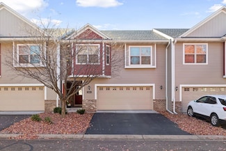 3124 Frontier Dr, Woodbury, MN 55129