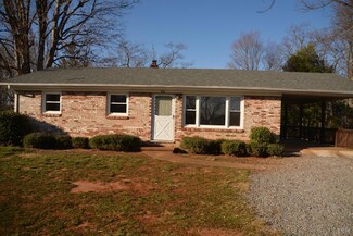 420 Jasper Wood Rd, Hurt, VA 24563