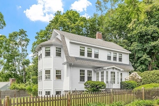 10 Torr St, Andover, MA 01810