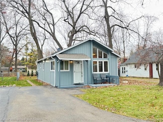 6768 Buckland Ave, West Bloomfield, MI 48324