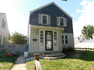 4017 S 1st St, Milwaukee, WI 53207