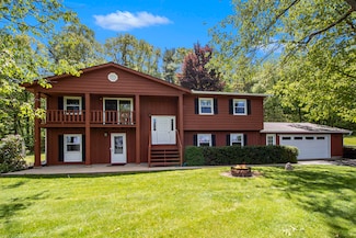 2725 W B Ave, Plainwell, MI 49080