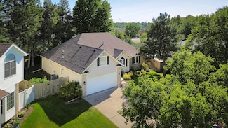 4011 Fossil Creek Cir, Lincoln, NE 68516