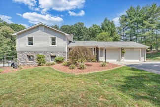 54 Farm View Rd, Glade Hill, VA 24092
